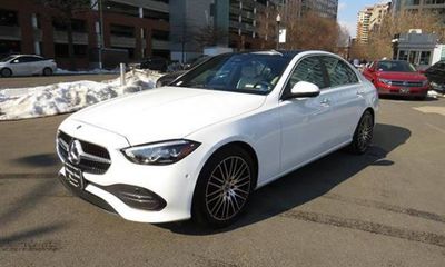 2025 Mercedes-Benz C-Class C300