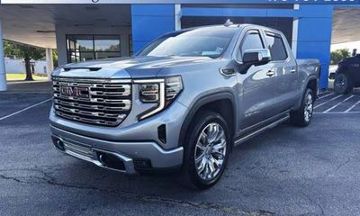 2023 GMC Sierra Denali