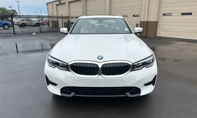 2021 BMW 330E Hybrid Plug