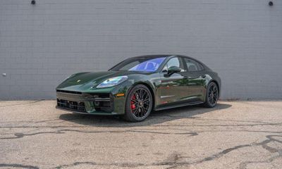 2026 Porsche Panamera GTS