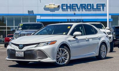 2018 Toyota Camry SE XLE Hybrid