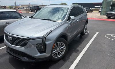 2024 Cadillac XT4 Premium Luxury