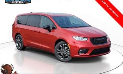 2027 Chrysler Pacifica Select