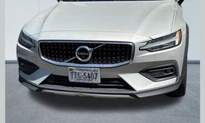 2020 Volvo V60CC Momentum