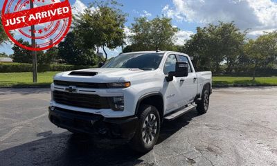 2025 Chevrolet Silverado HD Custom