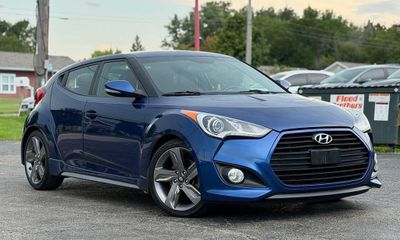 2015 Hyundai Veloster GLS Middle