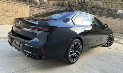 2023 BMW 760i xDrive