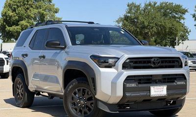 2025 Toyota 4RUNNER SR5