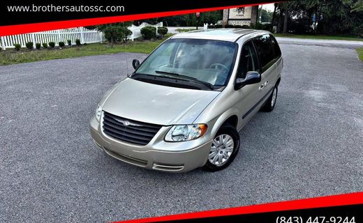 2005 Chrysler Town AND Country