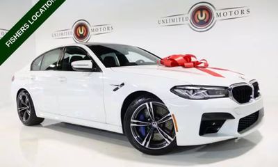 2023 BMW M5