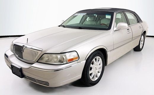 2007 Lincoln Town CAR Signature Limited