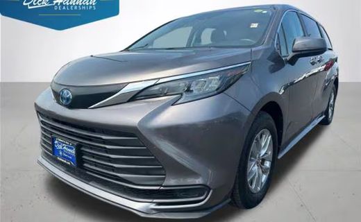 2024 Toyota Sienna LE