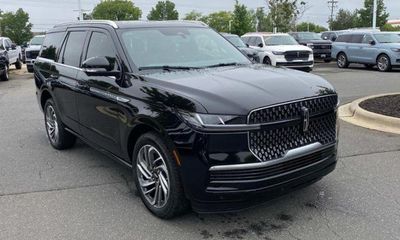 2027 Lincoln Navigator Reserve