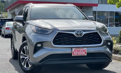 2025 Toyota Highlander XLE Nightshade 25TH