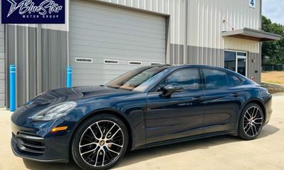 2022 Porsche Panamera 4