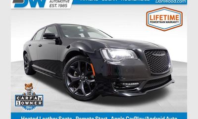 2023 Chrysler 300 Touring L