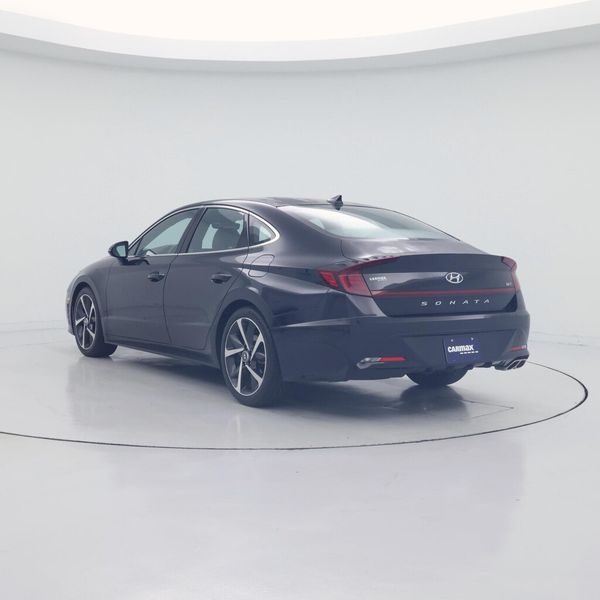 2022 Hyundai Sonata — a typically priced live listing