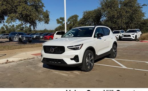 2026 Volvo XC40 Plus Dark