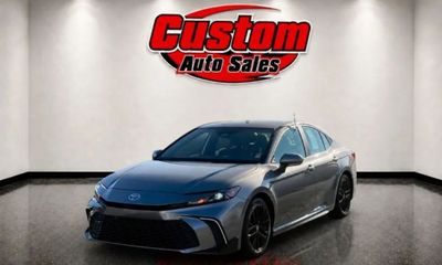 2025 Toyota Camry SE