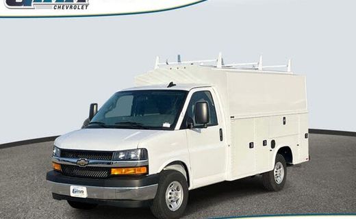 2026 Chevrolet Express 3500 Cutaway 139