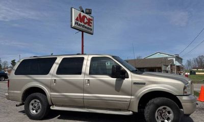 2005 Ford Excursion Limited