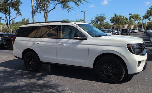 2027 Ford Expedition Platinum