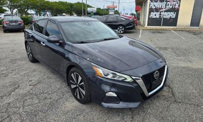 2022 Nissan Altima SV