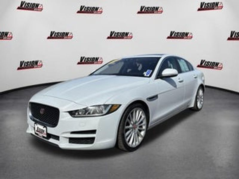 2018 Jaguar XE — a typically priced live listing