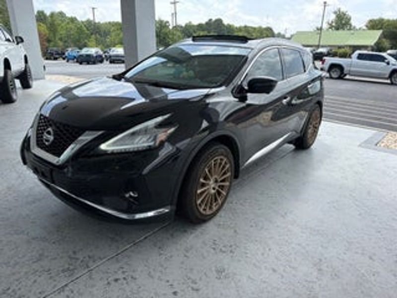 2019 Nissan Murano — a typically priced live listing