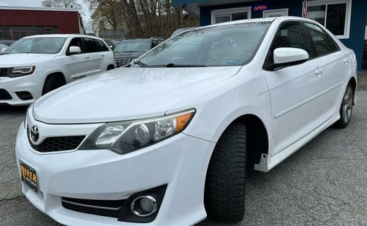 2014 Toyota Camry SE