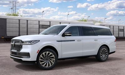 2027 Lincoln Navigator L Black Label