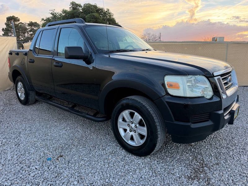 Representative 2007 Ford Explorer Sport Trac photo
