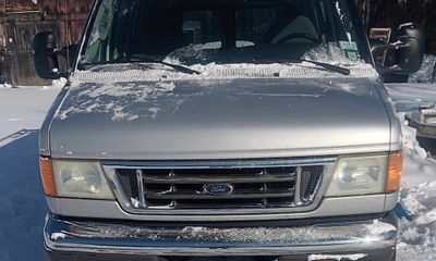 2005 Ford E-350 E 350 SD