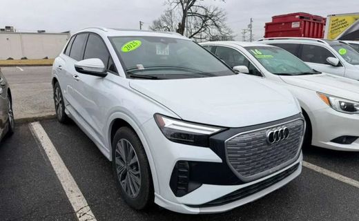 2025 Audi Q4 Premium
