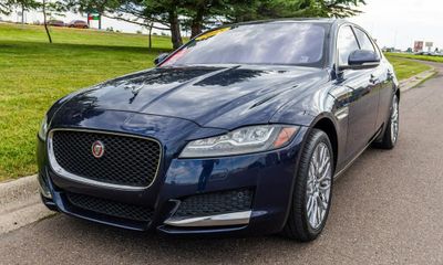 2018 Jaguar XF Premium