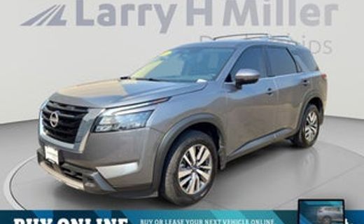 2025 Nissan Pathfinder SL