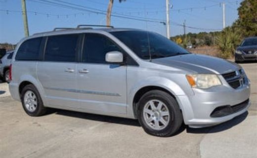 2010 Chrysler Town AND Country RT