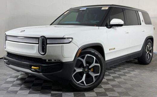 2024 Rivian R1S Adventure