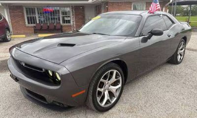 2015 Dodge Challenger SXT Plus