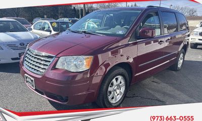 2009 Chrysler Town AND Country Touring Signature