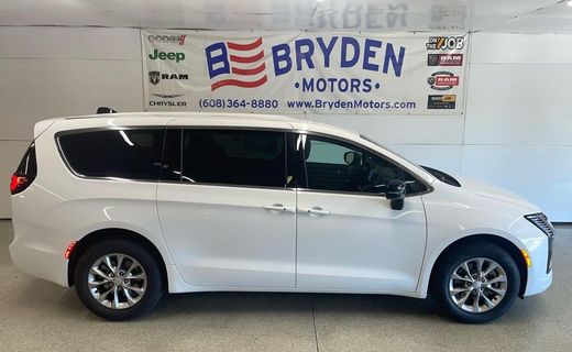 2027 Chrysler Pacifica Select