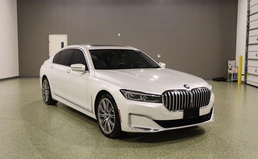 2021 BMW 750i