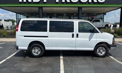 2017 Chevrolet Express Passenger LS