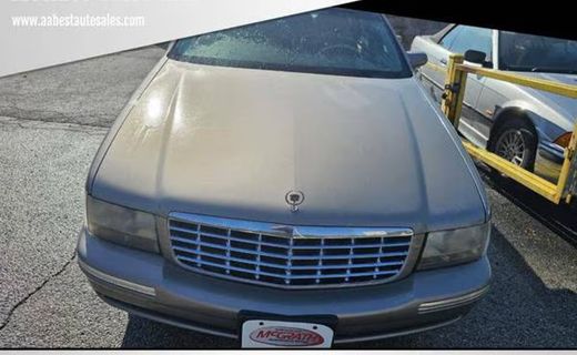 1999 Cadillac Deville Base