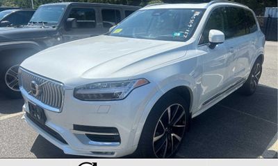2023 Volvo XC90 Plus Bright
