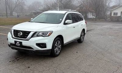 2019 Nissan Pathfinder S
