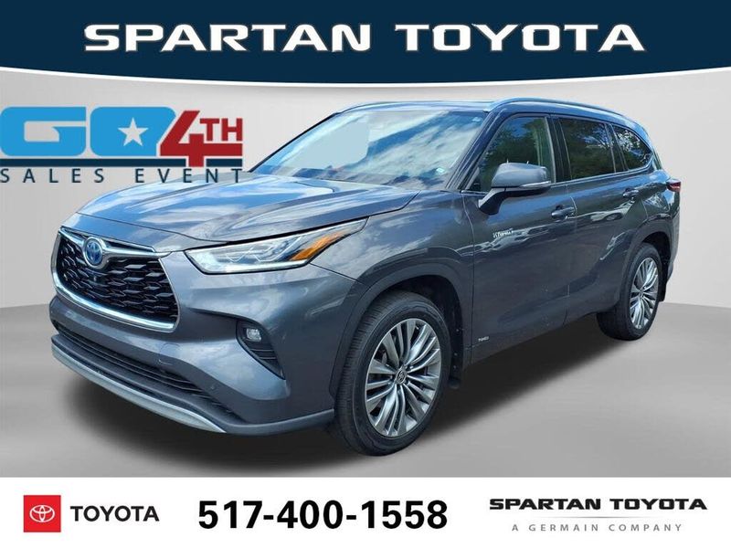 2021 Toyota Highlander Hybrid — a typically priced live listing