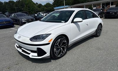 2025 Hyundai Ioniq 6 SEL
