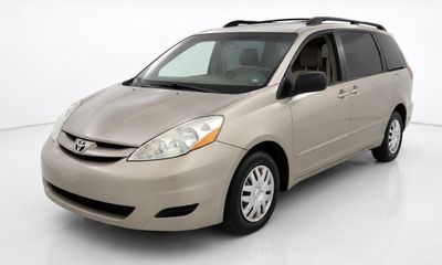 2010 Toyota Sienna LE