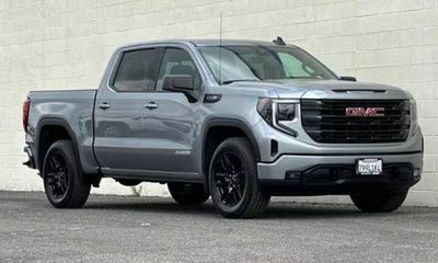 2026 GMC Sierra Elevation